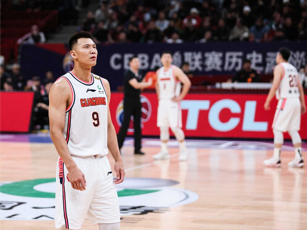 在错位防守